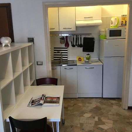 Mauro'S Studio Apartment Milan Exterior photo
